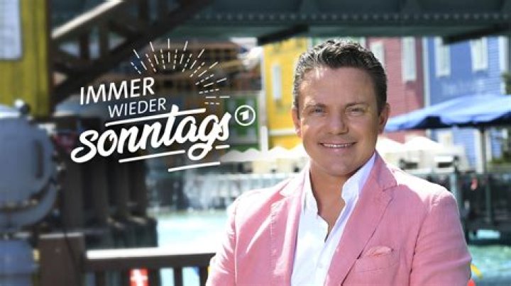 ARD Immer wieder Sonntags. S&auml;nger Olaf Henning mit Ehefrau Adriana