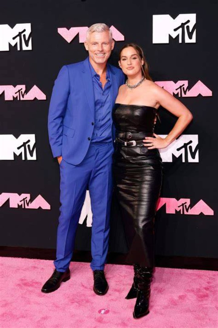Des Net Worth Wife Famous People Today