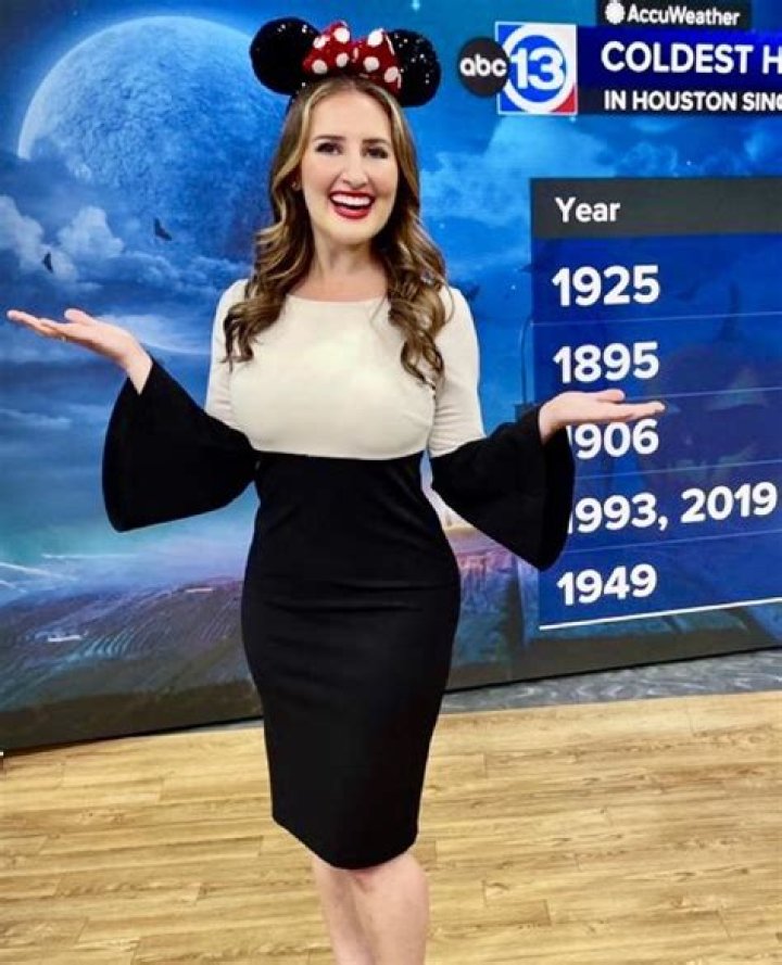 Elyse Smith's Height And Its Impact
