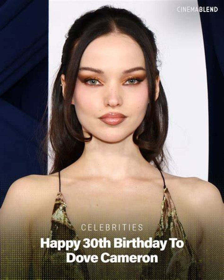HAPPY BIRTHDAY Dove Cameron!! Age 22 in 2018 Dove Cameron Amino