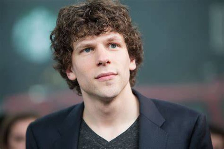 Jesse Eisenberg Net Worth Plenty Of Cheddar