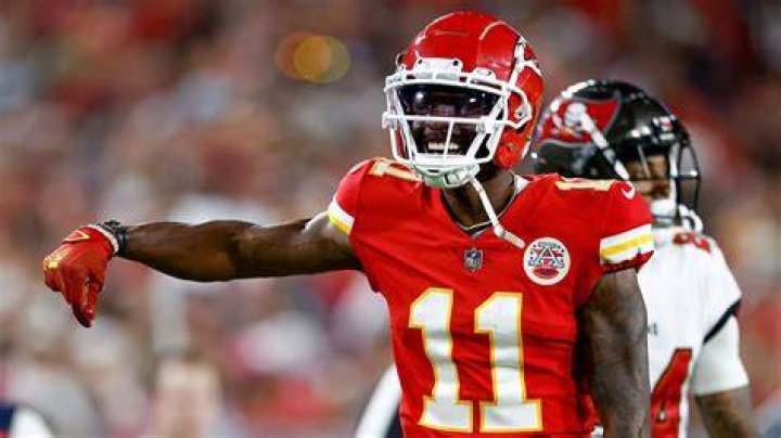 Marquez ValdesScantling Player Props Expert Pick for Raiders vs