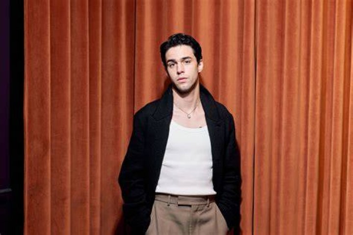 Stephen Sanchez »I feel like music should help you learn from each other«