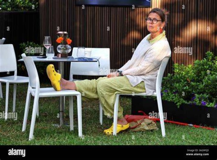 Unveiling The Depth And Insights Of Cisca Wauman's Art